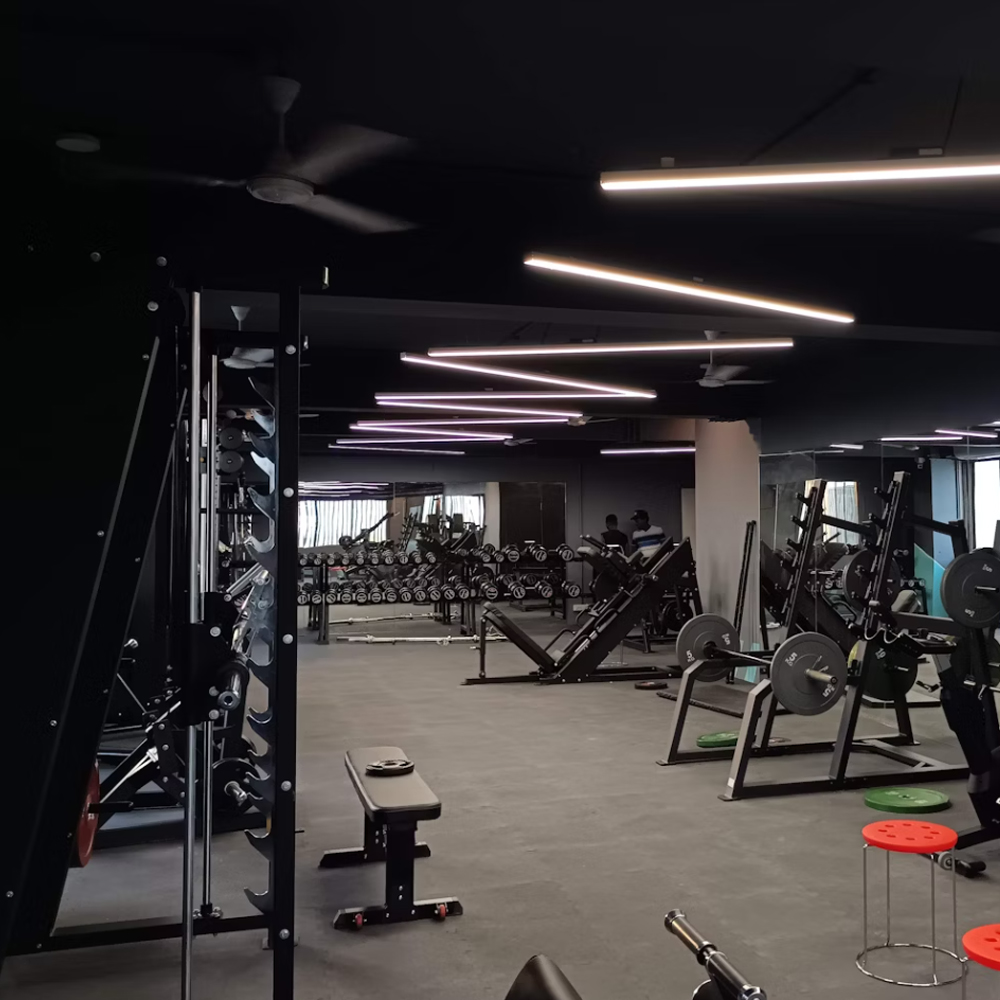 Compact boutique training studio with Leadman integrated multi-station equipment