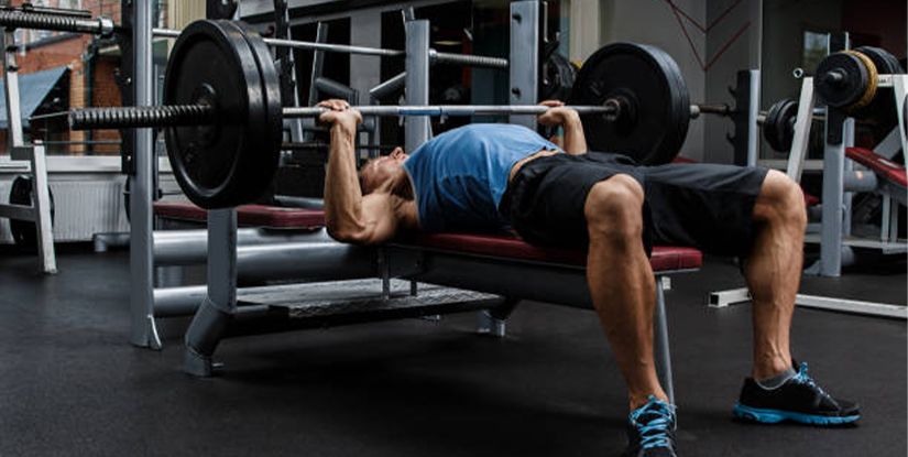 Optimizing Small Bench Workout Routines for Commercial Gym Efficiency(图1)